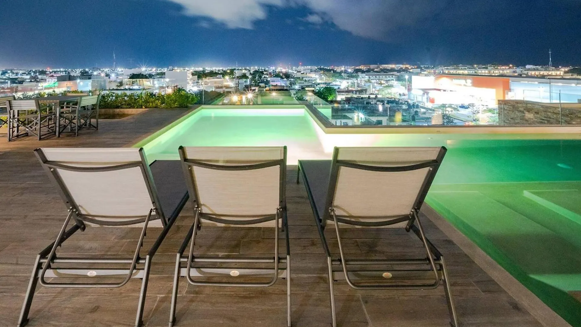 Condo Verde Oasis - Central 2 Bedroom With Pool, Gym, Private Terrace - At Veranto Condos 신데 델 카르멘 아파트