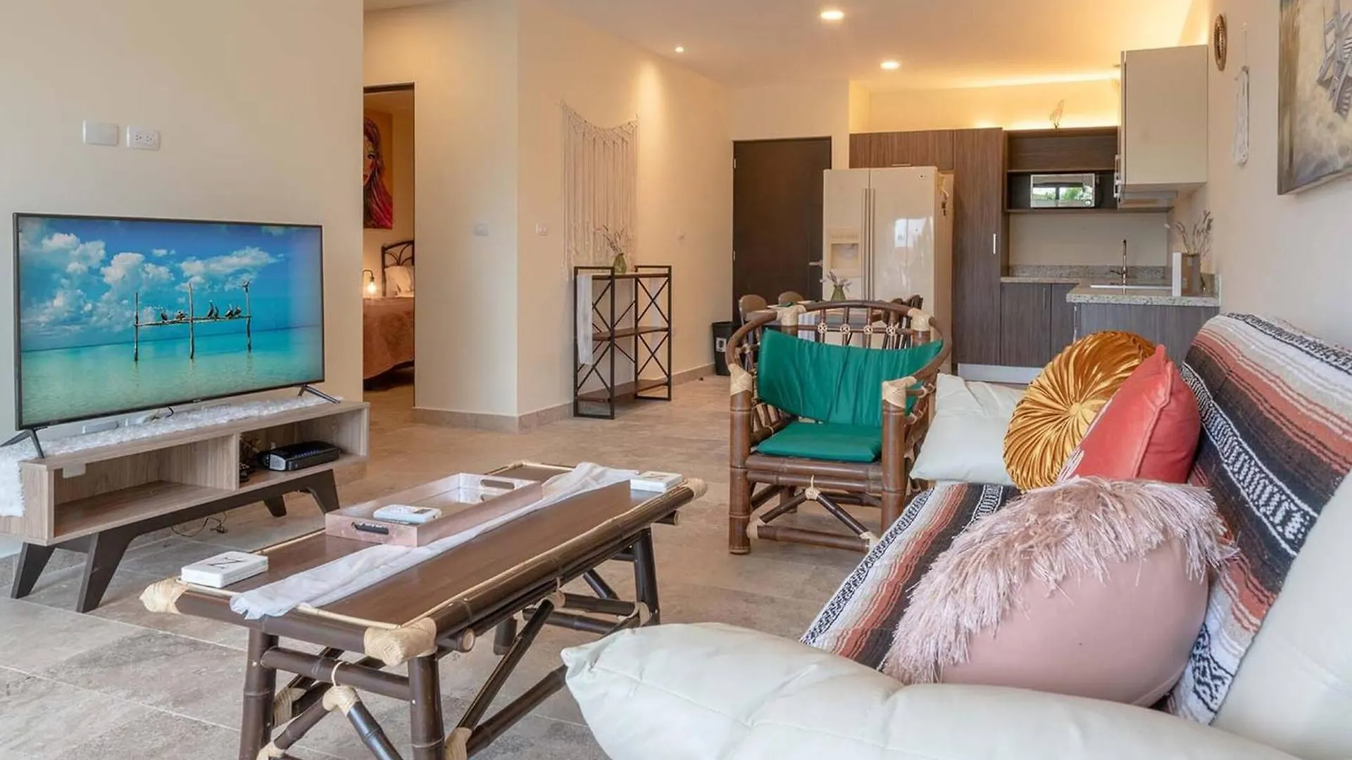 아파트 Condo Verde Oasis - Central 2 Bedroom With Pool, Gym, Private Terrace - At Veranto Condos 신데 델 카르멘